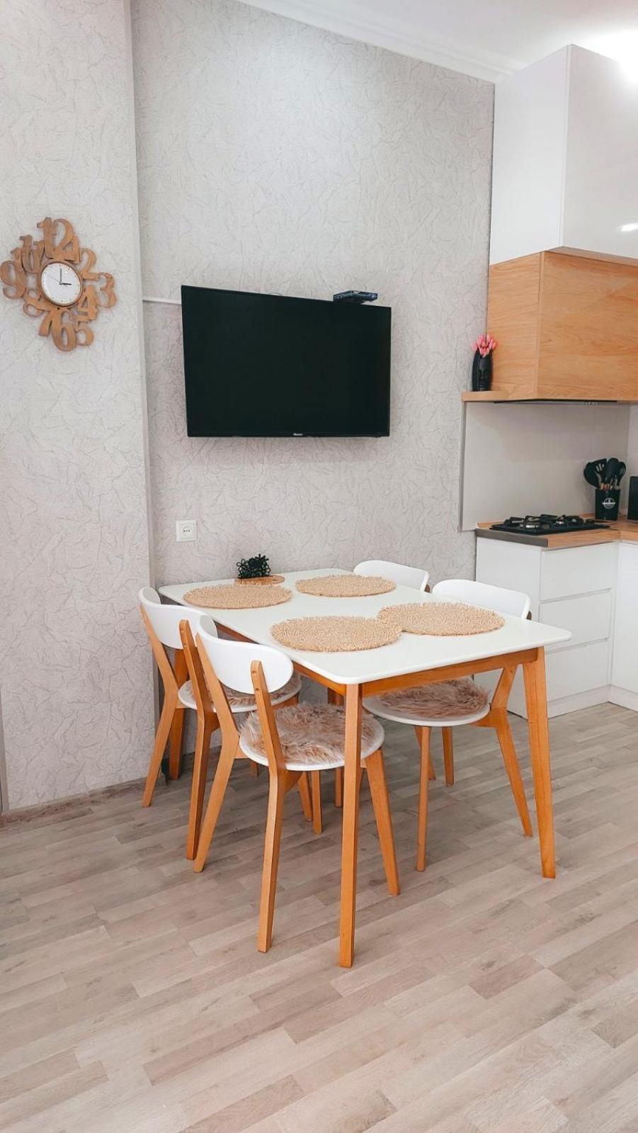 Kate'S New Cozy Apartment Kutaisi Ngoại thất bức ảnh