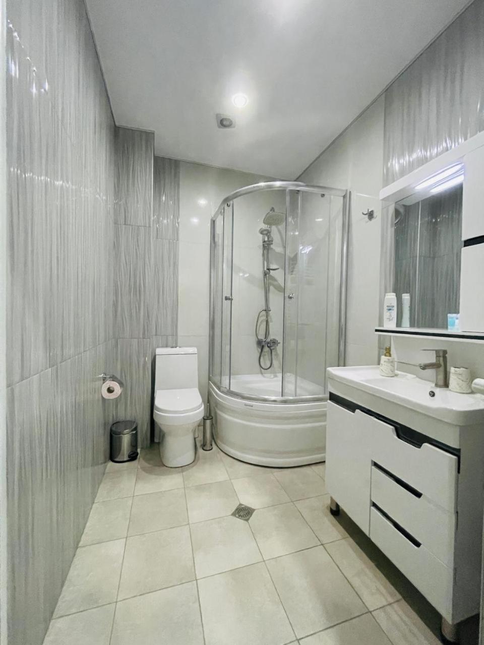 Kate'S New Cozy Apartment Kutaisi Ngoại thất bức ảnh