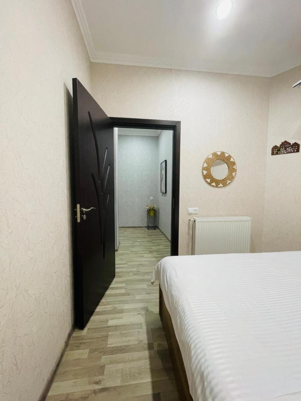 Kate'S New Cozy Apartment Kutaisi Ngoại thất bức ảnh