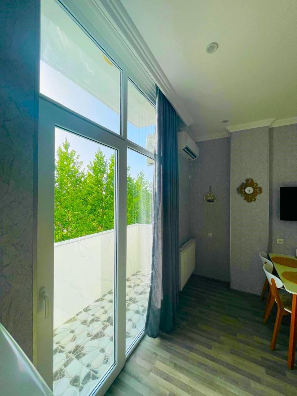 Kate'S New Cozy Apartment Kutaisi Ngoại thất bức ảnh
